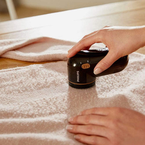PHILIPS Fabric Shaver, Safe on all Garments, Easy to use & Effortless disposal